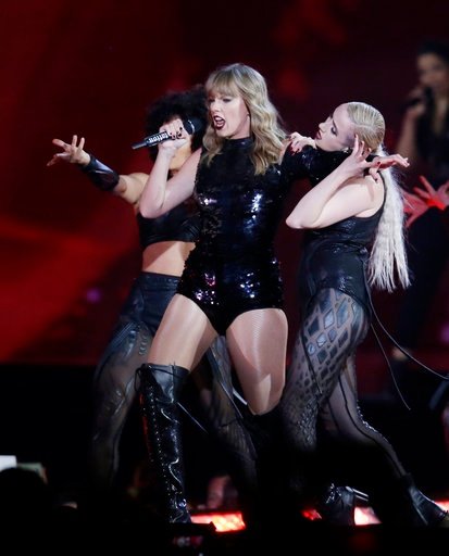 Taylor Swift — May 8 - Glendale, Arizona — photo 55