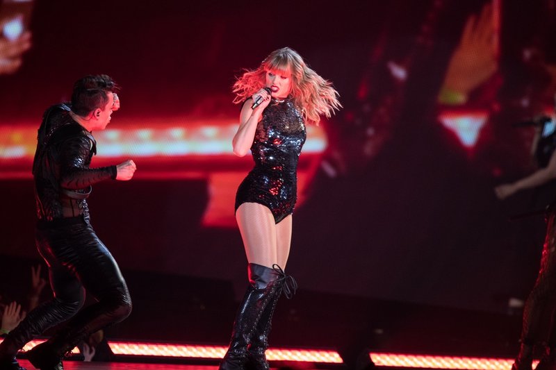 Taylor Swift — May 8 - Glendale, Arizona — photo 76