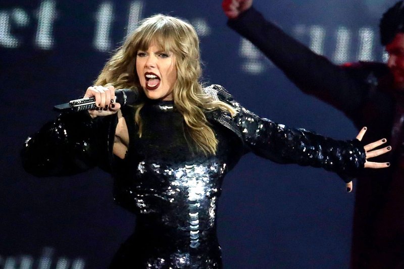 Taylor Swift — May 8 - Glendale, Arizona — photo 94