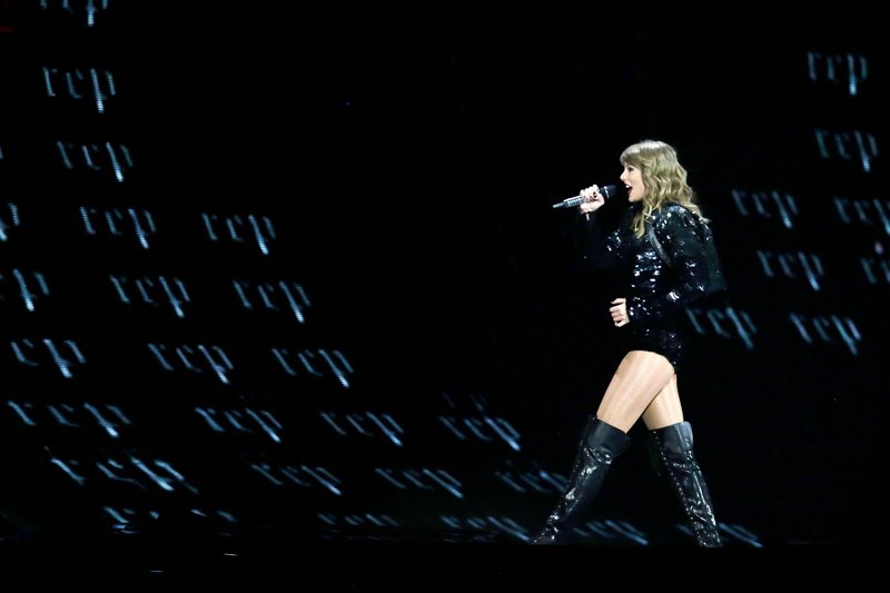 Taylor Swift — May 8 - Glendale, Arizona — photo 95
