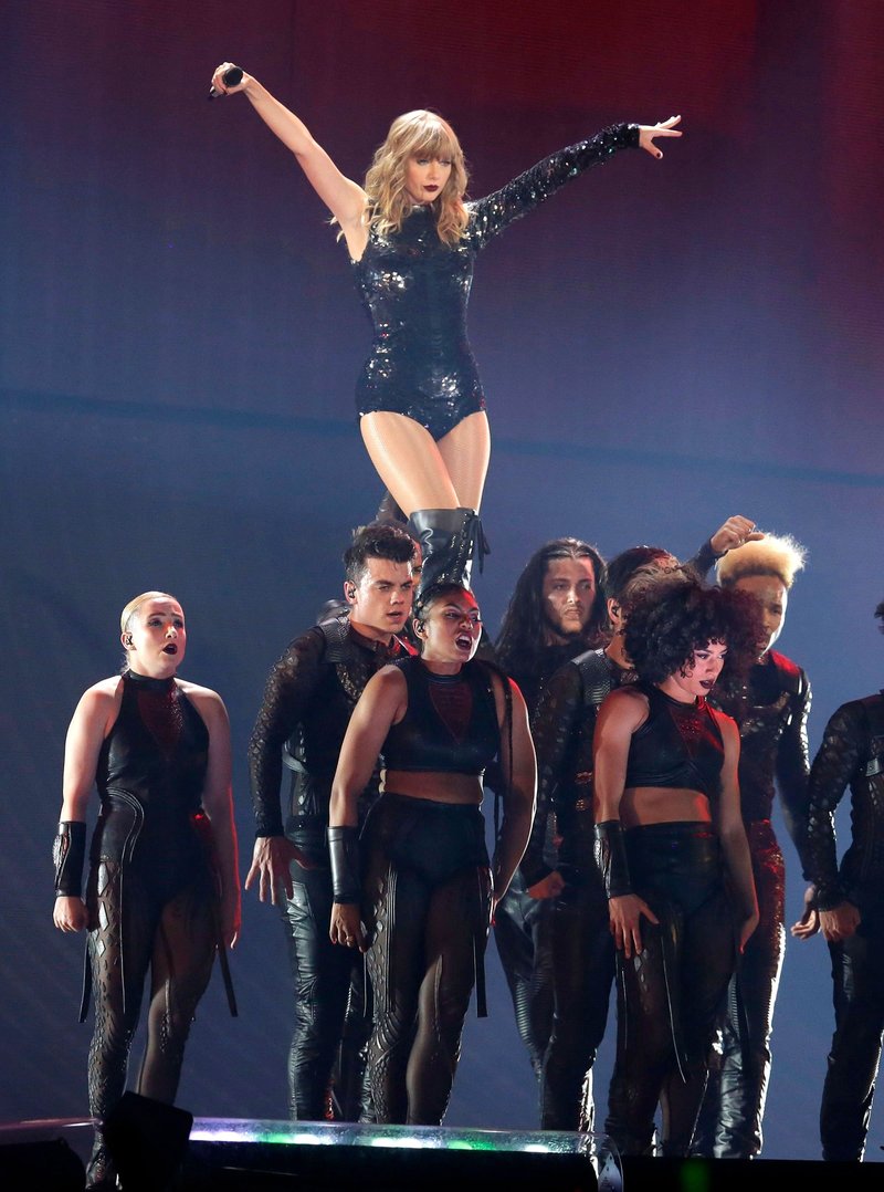 Taylor Swift — May 8 - Glendale, Arizona — photo 100