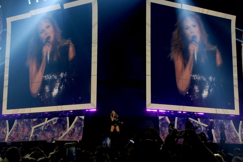 Taylor Swift — May 8 - Glendale, Arizona — photo 111