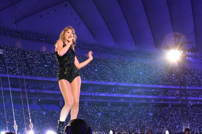 Taylor Swift — November 20 - Tokyo, Japan — photo 6