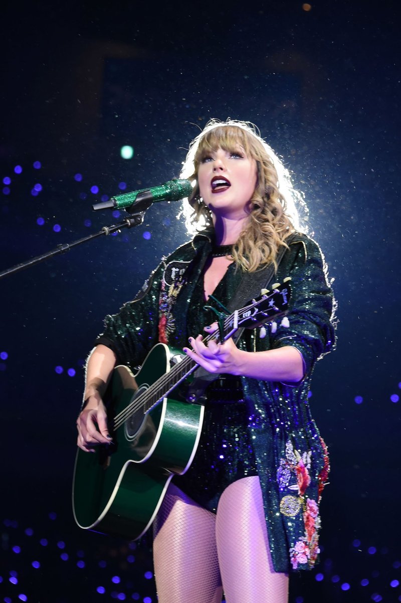 Taylor Swift — November 20 - Tokyo, Japan — photo 8