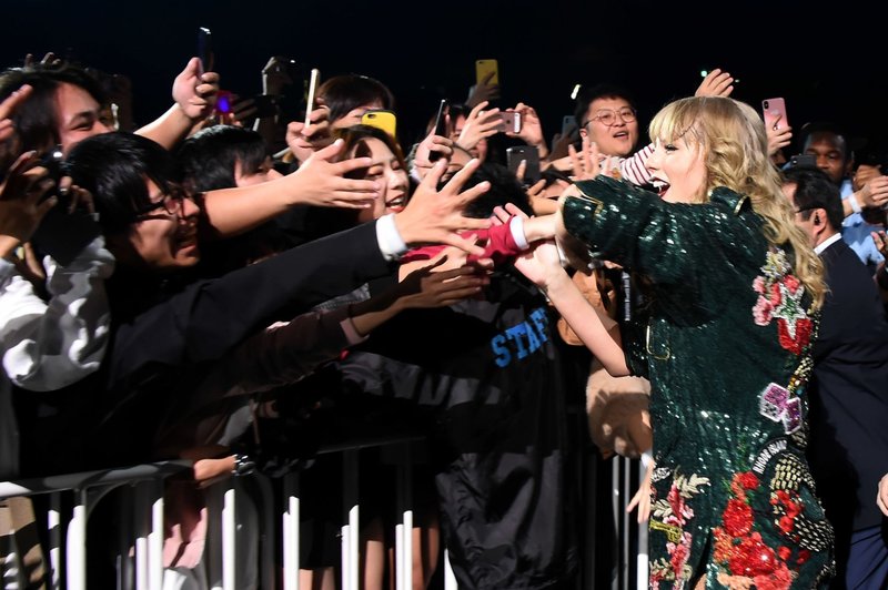 Taylor Swift — November 20 - Tokyo, Japan — photo 10