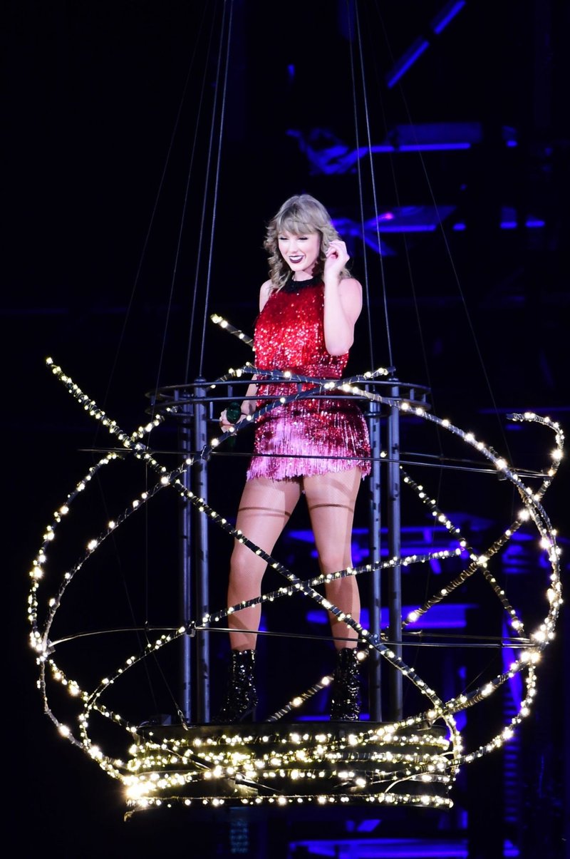 Taylor Swift — November 20 - Tokyo, Japan — photo 16