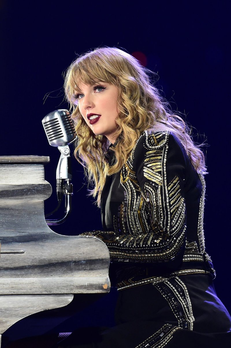 Taylor Swift — November 20 - Tokyo, Japan — photo 28