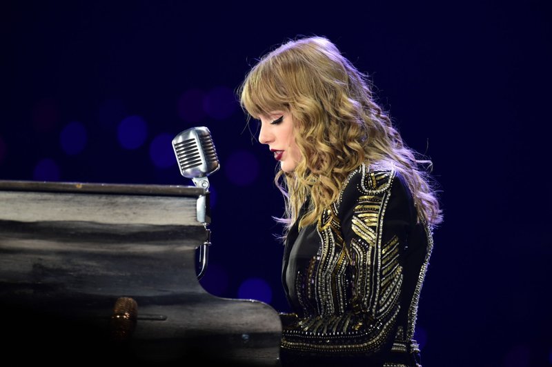Taylor Swift — November 20 - Tokyo, Japan — photo 29