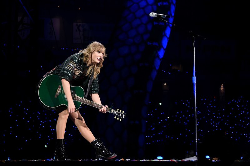 Taylor Swift — November 21 - Tokyo, Japan — photo 5