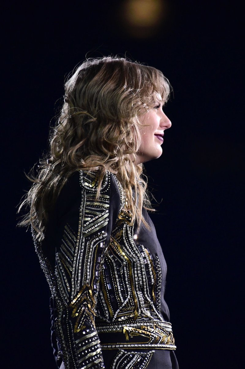 Taylor Swift — November 21 - Tokyo, Japan — photo 14