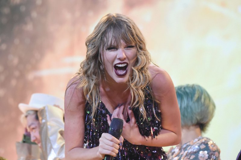 Taylor Swift — November 21 - Tokyo, Japan — photo 17