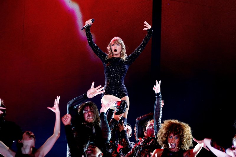 Taylor Swift — November 6 - Brisbane, Australia — photo 9