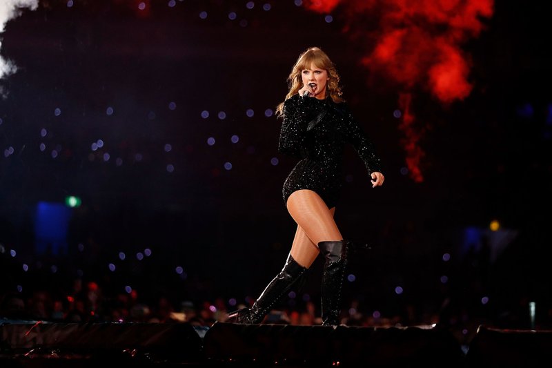 Taylor Swift — November 6 - Brisbane, Australia — photo 16
