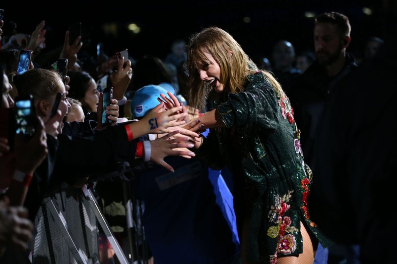 Taylor Swift — November 9 - Auckland, New Zealand — photo 21