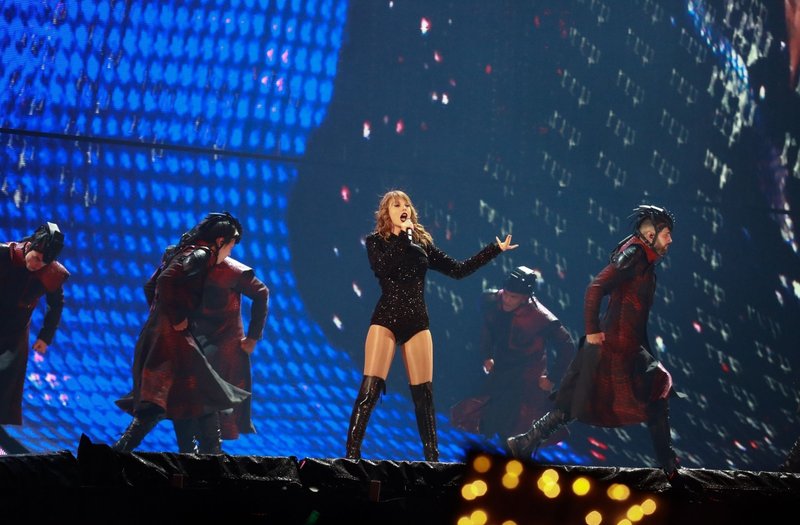 Taylor Swift — November 9 - Auckland, New Zealand — photo 46