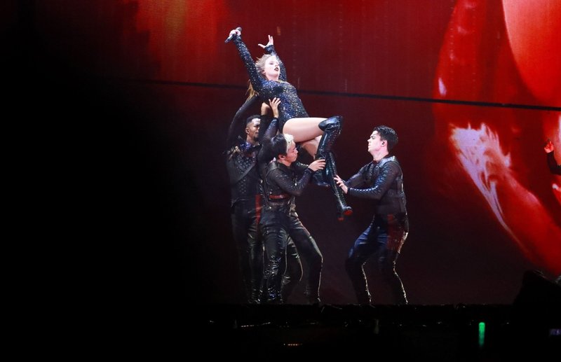 Taylor Swift — November 9 - Auckland, New Zealand — photo 63