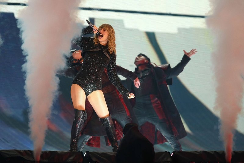 Taylor Swift — October 19 - Perth, Australia — photo 12