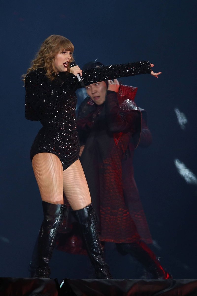 Taylor Swift — October 19 - Perth, Australia — photo 14
