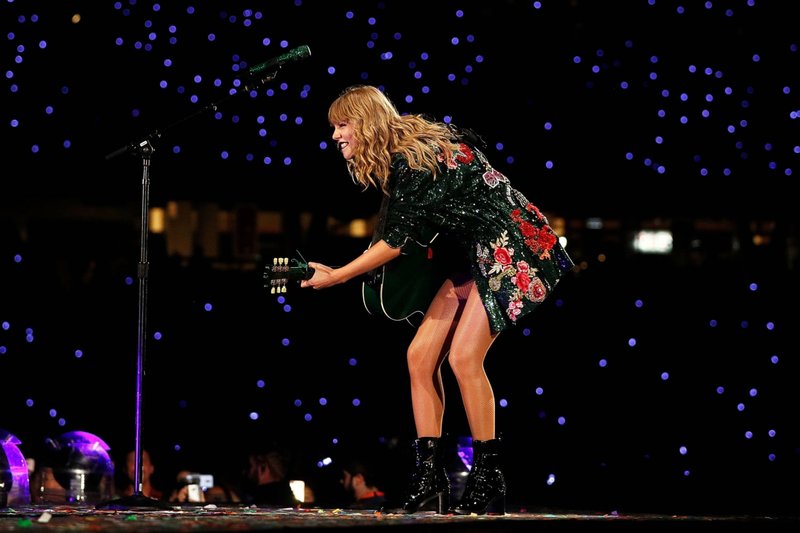 Taylor Swift — October 19 - Perth, Australia — photo 24