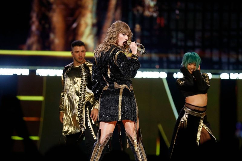 Taylor Swift — October 19 - Perth, Australia — photo 26