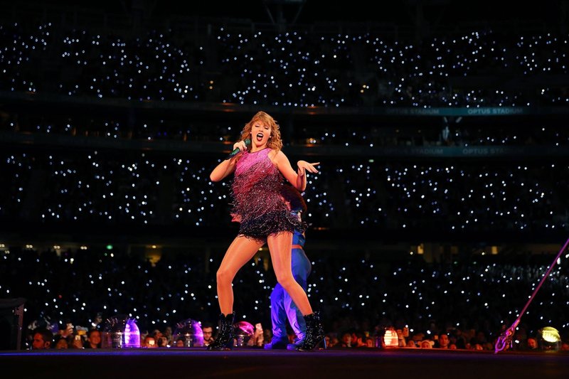Taylor Swift — October 19 - Perth, Australia — photo 28
