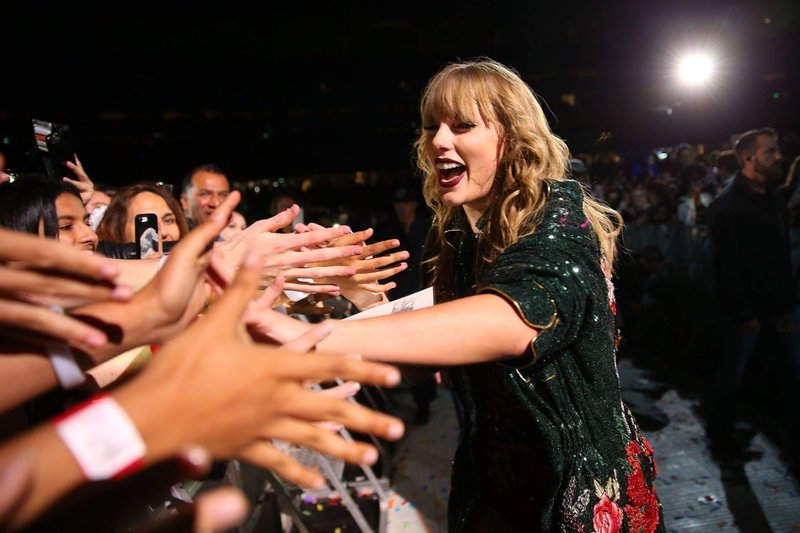 Taylor Swift — October 19 - Perth, Australia — photo 32