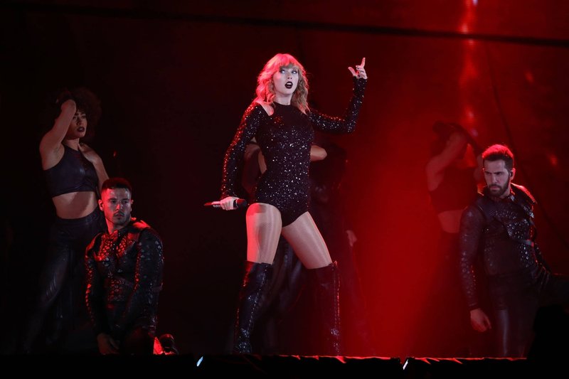 Taylor Swift — October 19 - Perth, Australia — photo 36