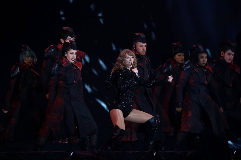 Taylor Swift — October 19 - Perth, Australia — photo 40