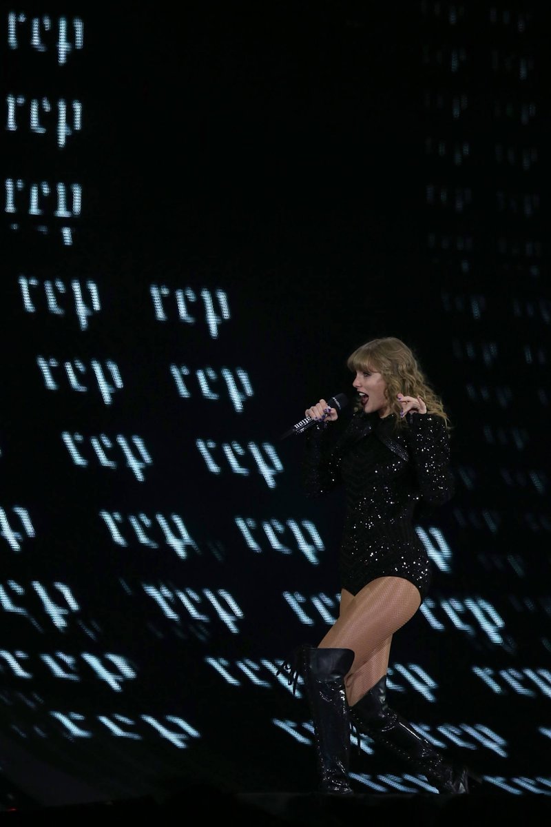 Taylor Swift — October 19 - Perth, Australia — photo 42