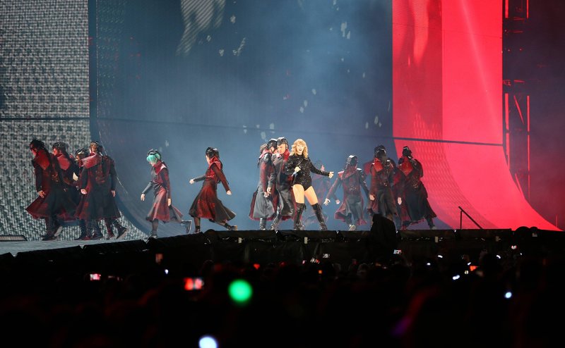 Taylor Swift — October 19 - Perth, Australia — photo 69
