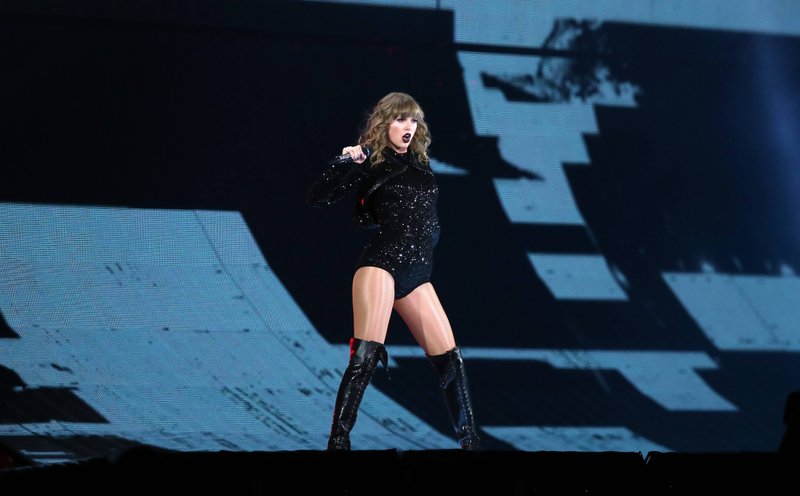 Taylor Swift — October 19 - Perth, Australia — photo 80