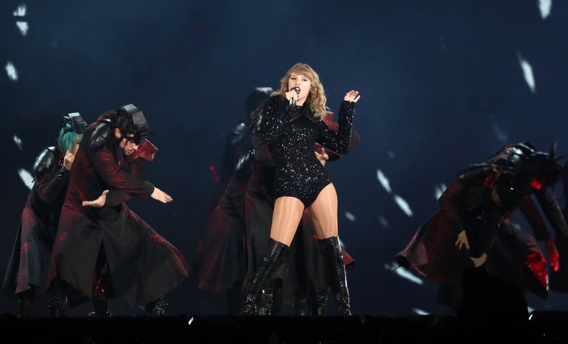 Taylor Swift — October 19 - Perth, Australia — photo 88