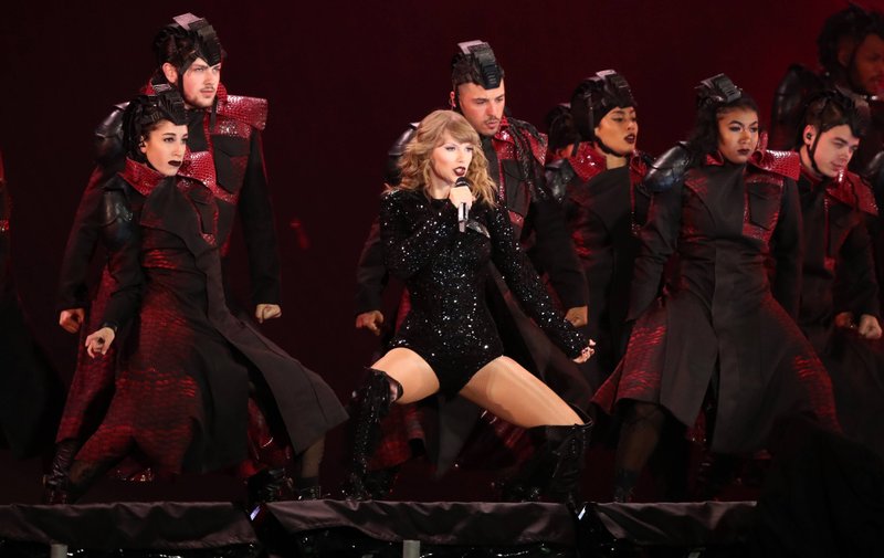 Taylor Swift — October 19 - Perth, Australia — photo 89