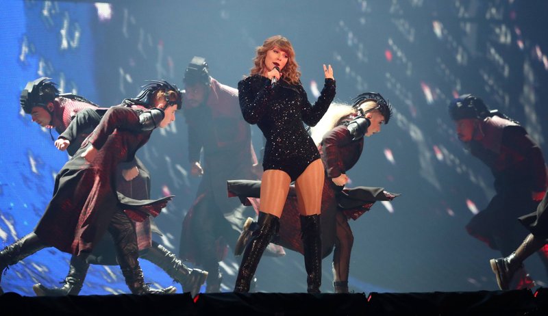 Taylor Swift — October 19 - Perth, Australia — photo 94