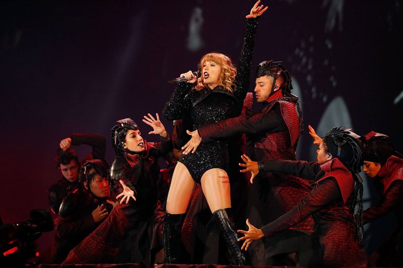 Taylor Swift — October 26 - Melbourne, Australia — photo 3
