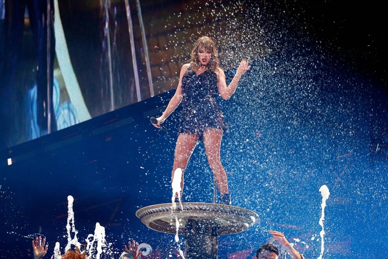 Taylor Swift — October 26 - Melbourne, Australia — photo 21