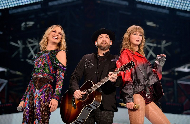 Taylor Swift — October 6 - Arlington, Texas — photo 8