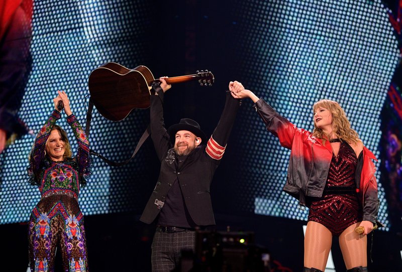 Taylor Swift — October 6 - Arlington, Texas — photo 12