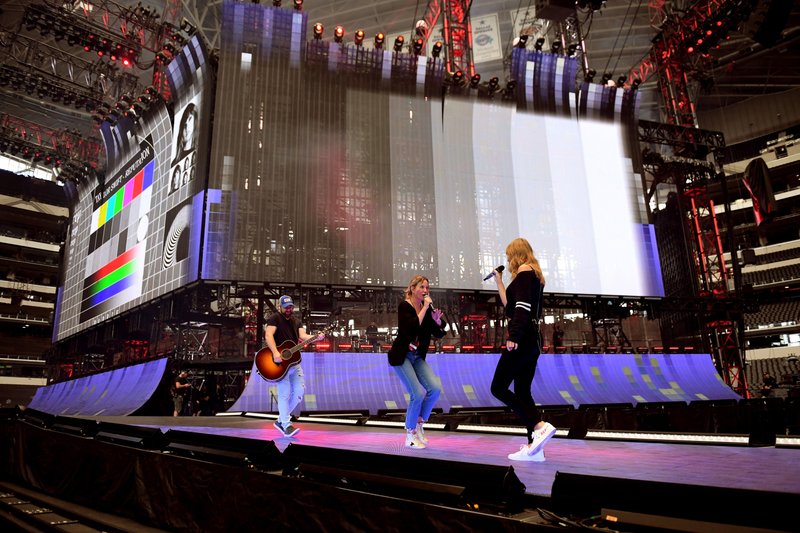 Taylor Swift — October 6 - Arlington, Texas — photo 15