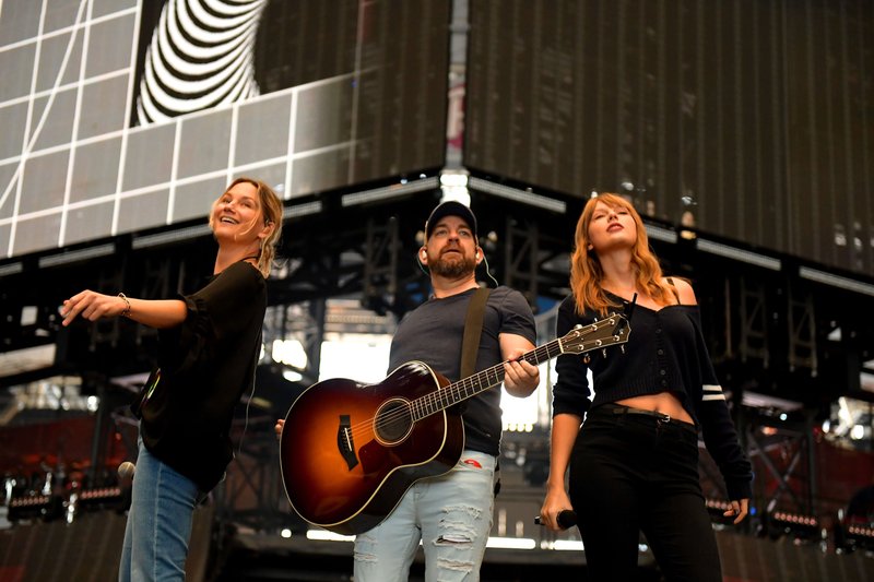 Taylor Swift — October 6 - Arlington, Texas — photo 16