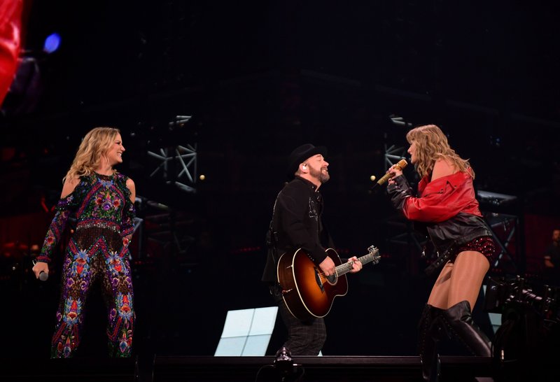 Taylor Swift — October 6 - Arlington, Texas — photo 24