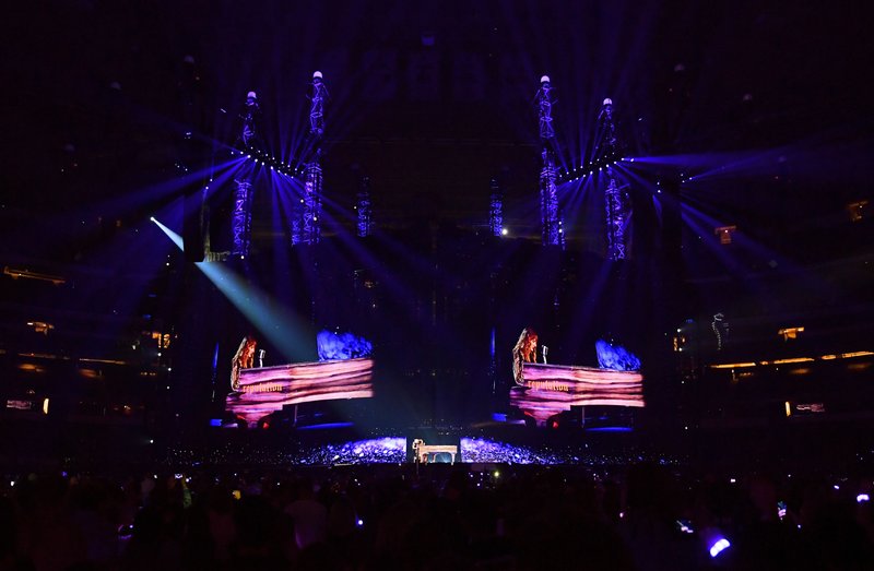 Taylor Swift — October 6 - Arlington, Texas — photo 25