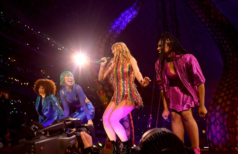 Taylor Swift — October 6 - Arlington, Texas — photo 34