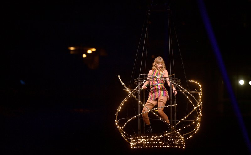 Taylor Swift — October 6 - Arlington, Texas — photo 36