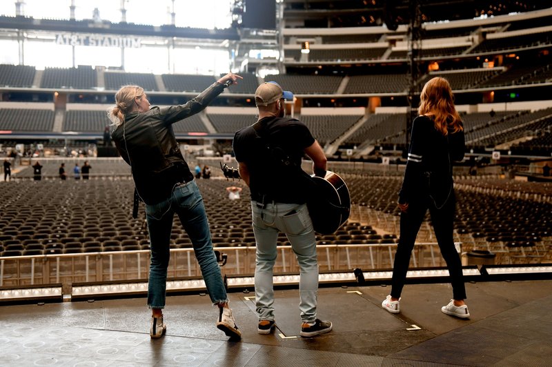 Taylor Swift — October 6 - Arlington, Texas — photo 39