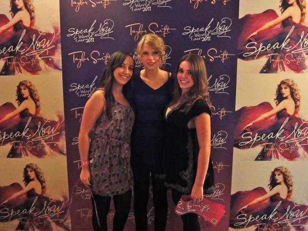 Taylor Swift — February 11 - Seoul, South Korea — photo 4