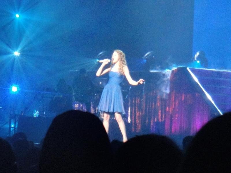 Taylor Swift — February 13 - Osaka, Japan — photo 19