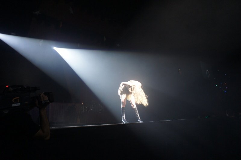 Taylor Swift — February 13 - Osaka, Japan — photo 47