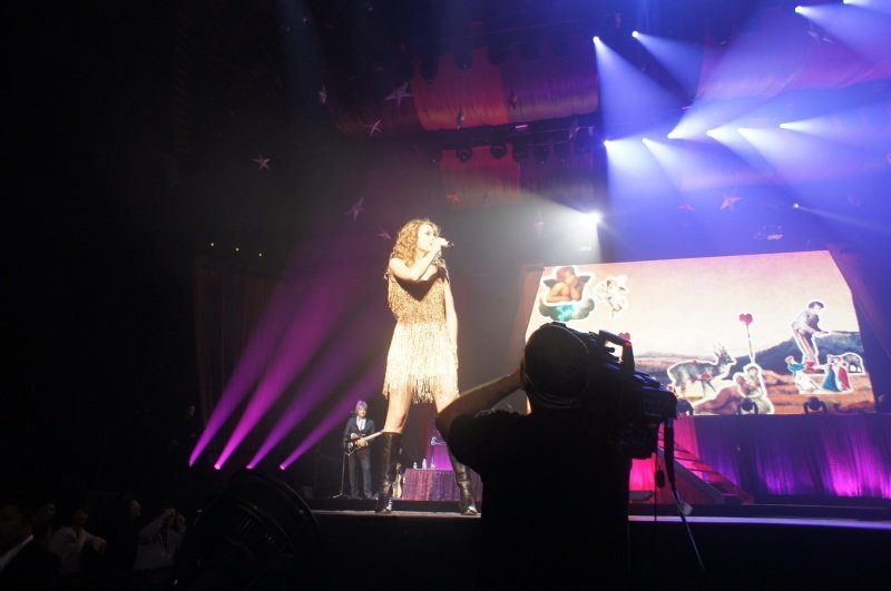 Taylor Swift — February 13 - Osaka, Japan — photo 64