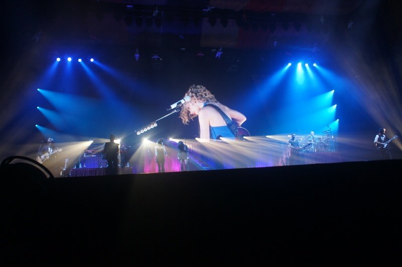 Taylor Swift — February 13 - Osaka, Japan — photo 81